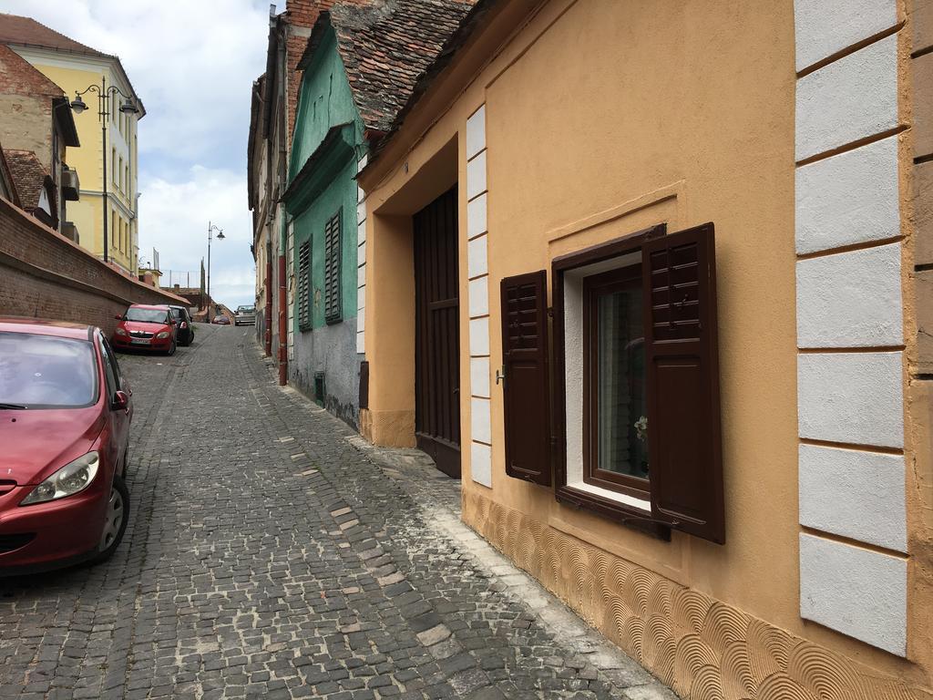 Brick Wall Sibiu Exterior foto